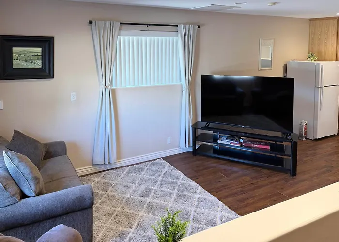 Near Parks, Shops & Eats! Bullhead Casita *