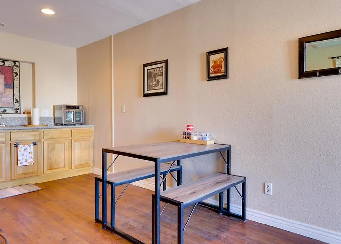 Near Parks, Shops & Eats! Bullhead Casita Holiday home