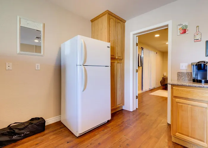 Near Parks, Shops & Eats! Bullhead Casita Holiday home *