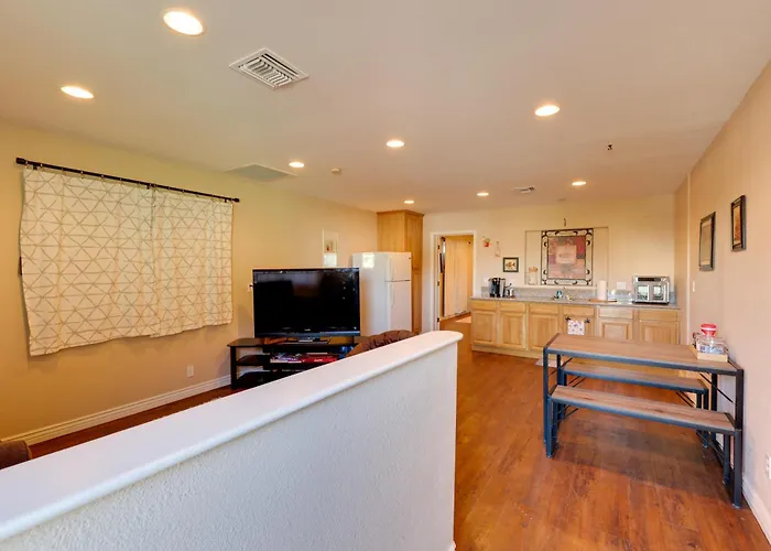 Near Parks, Shops & Eats! Bullhead Casita * Bullhead City