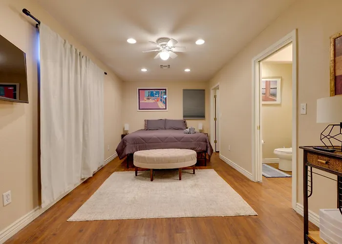 Near Parks, Shops & Eats! Bullhead Casita Holiday home *