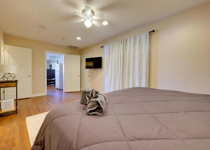 Near Parks, Shops & Eats! Bullhead Casita * Bullhead City